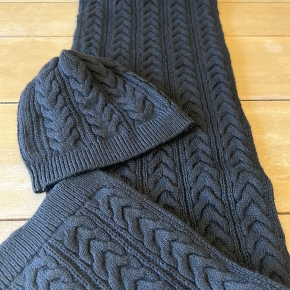 Amazon Essentials Hat & Scarf - Picture 5 of 5